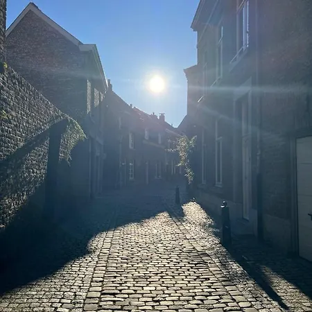 Monumentale Stadswoning In Hartje Binnenstad Сasa de vacaciones